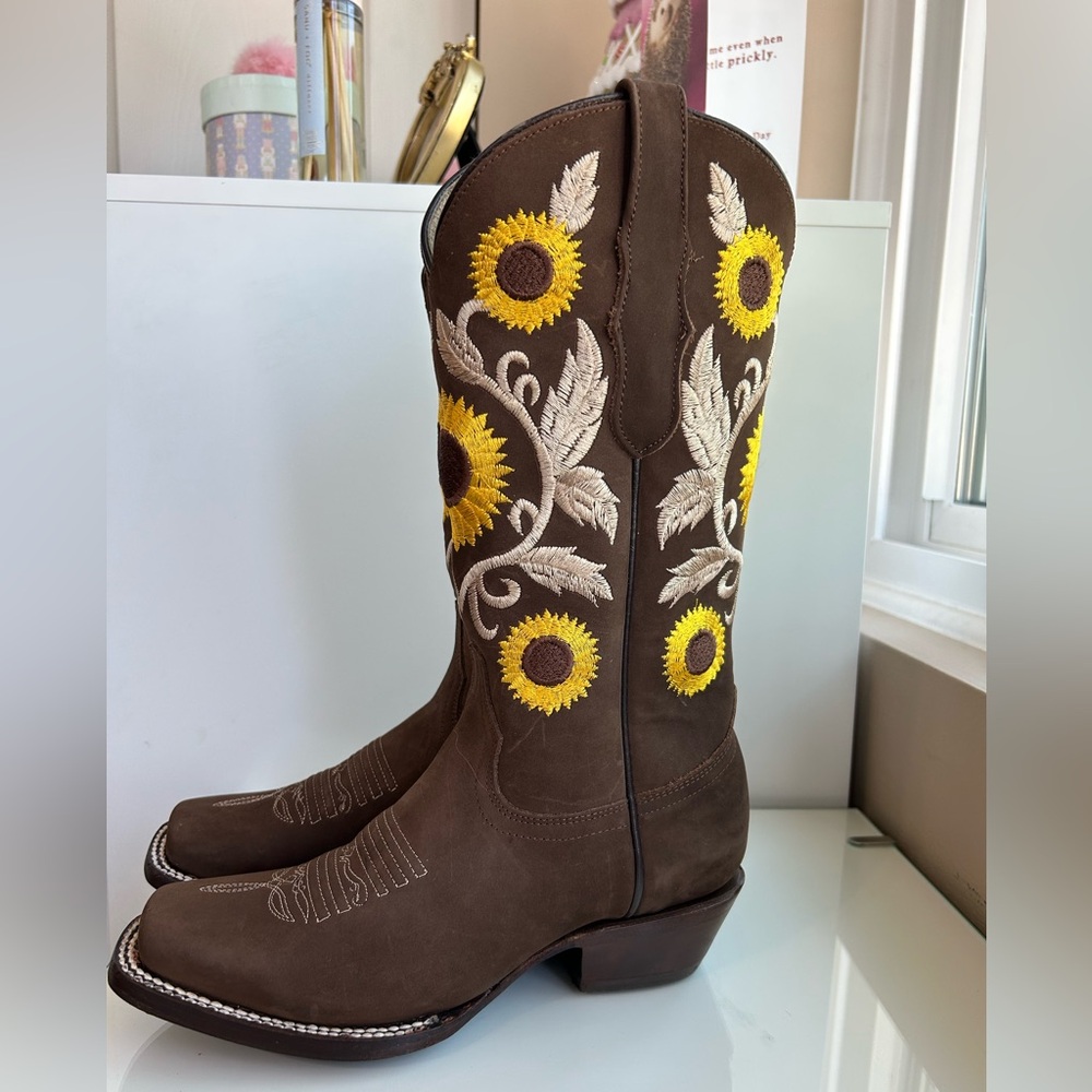 Centenario Brown Suede Cowboy Boots with Sunflower Embroidery - Picture 3 of 14